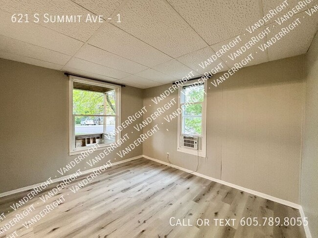 621 S Summit Ave in Sioux Falls, SD - Building Photo - Building Photo