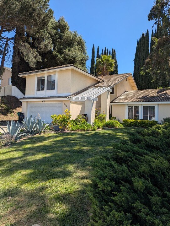 6727 Bedlow Ct in San Diego, CA - Building Photo