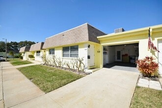 7057 Versailles in Pinellas Park, FL - Building Photo - Building Photo