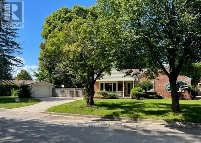 property at 6 Kirkton Ct