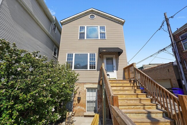 property at 1156 W 19th Pl