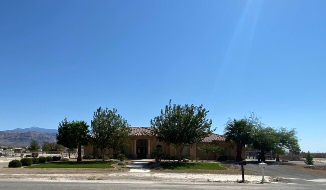 3611 Oakleaf Ave in Pahrump, NV - Building Photo - Building Photo