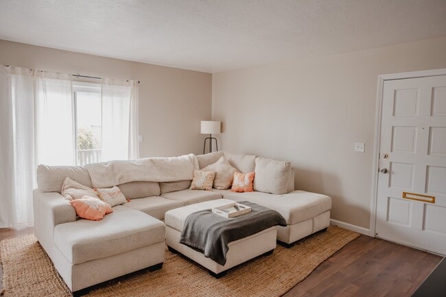 340 Moss St, Unit C-13