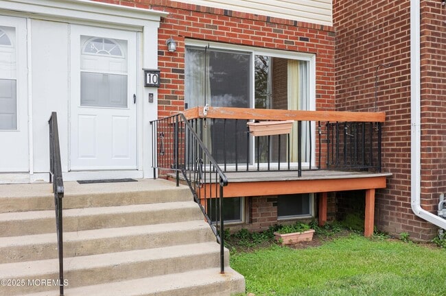 10 Primrose Ln in Brick, NJ - Building Photo - Building Photo