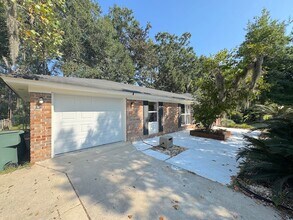 9 Mistletoe Ct in Savannah, GA - Building Photo - Building Photo