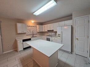 16 Windbluff Ct in Owings Mills, MD - Building Photo - Building Photo