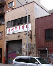 300 Broome St in New York, NY - Building Photo - Building Photo