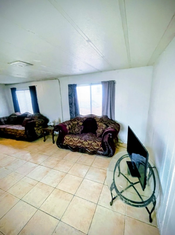 5 Miller Ave in North Las Vegas, NV - Building Photo - Building Photo