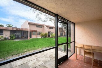 35 Cortez Way in Davie, FL - Building Photo - Building Photo