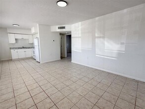111 177th Ave W in Redington Shores, FL - Building Photo - Building Photo