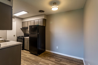 Bridge Creek Apartments in Sapulpa, OK - Building Photo - Interior Photo