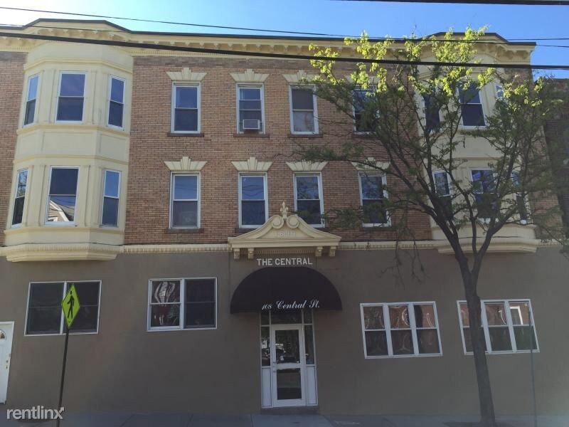 108 Central St-Unit -Apt 3L in Somerville, MA - Building Photo