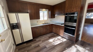 911 Holland Park Blvd in Colorado Springs, CO - Building Photo - Building Photo
