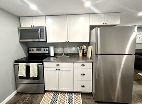 6 Flat Rock Rd, Unit Studio D in Potsdam, NY - Building Photo