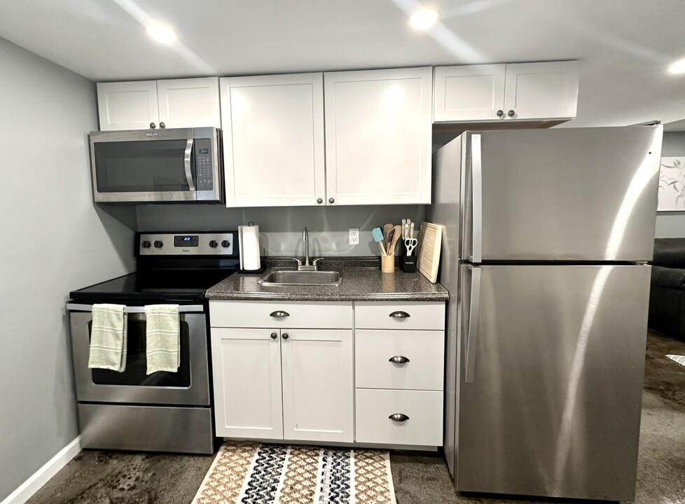 6 Flat Rock Rd, Unit Studio D in Potsdam, NY - Building Photo