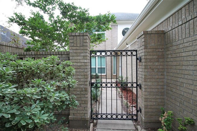 1454 Forest Home Dr in Houston, TX - Building Photo - Building Photo