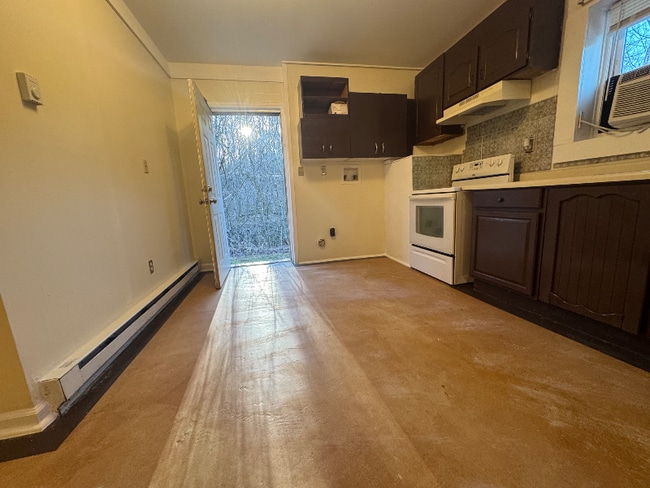 706 Cherry Mountain St in Forest City, NC - Foto de edificio - Building Photo