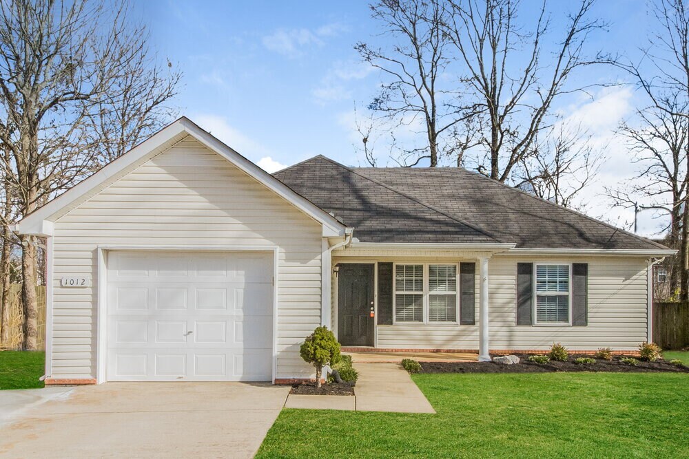 1012 7 Oaks Blvd in Smyrna, TN - Foto de edificio