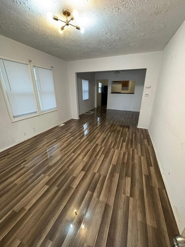 property at 219 E Fox St