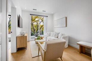 The Leston in Edmonton, AB - Building Photo