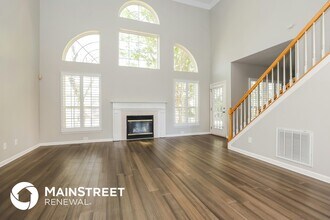 7101 Holt Run Dr in Nashville, TN - Foto de edificio - Building Photo