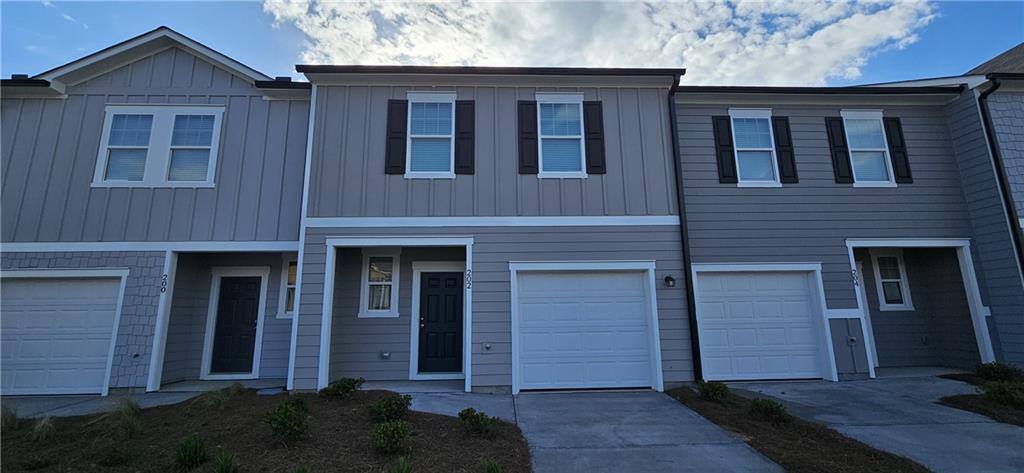 202 Gillis Wy in Villa Rica, GA - Building Photo
