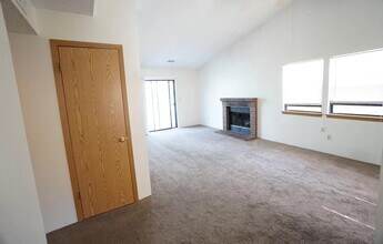 364 S Estes St in Lakewood, CO - Building Photo - Building Photo