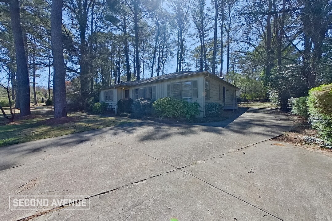 817 Martinwood Ln in Birmingham, AL - Building Photo