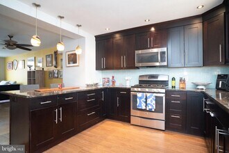 1026 Morris St in Philadelphia, PA - Building Photo - Building Photo