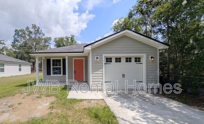 8253 Nussbaum Dr in Jacksonville, FL - Foto de edificio - Building Photo