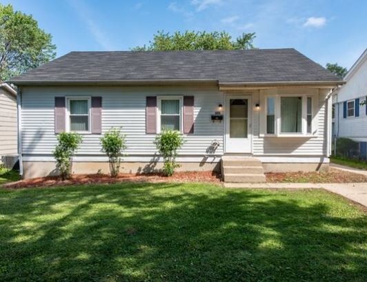 2115 Joanna Ave in Zion, IL - Building Photo