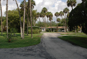 653 Bird Island Dr Apartments