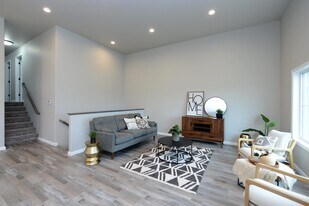 824 United Dr in Horace, ND - Building Photo