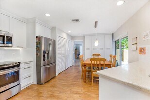 4106 Carriage Dr in Pompano Beach, FL - Building Photo