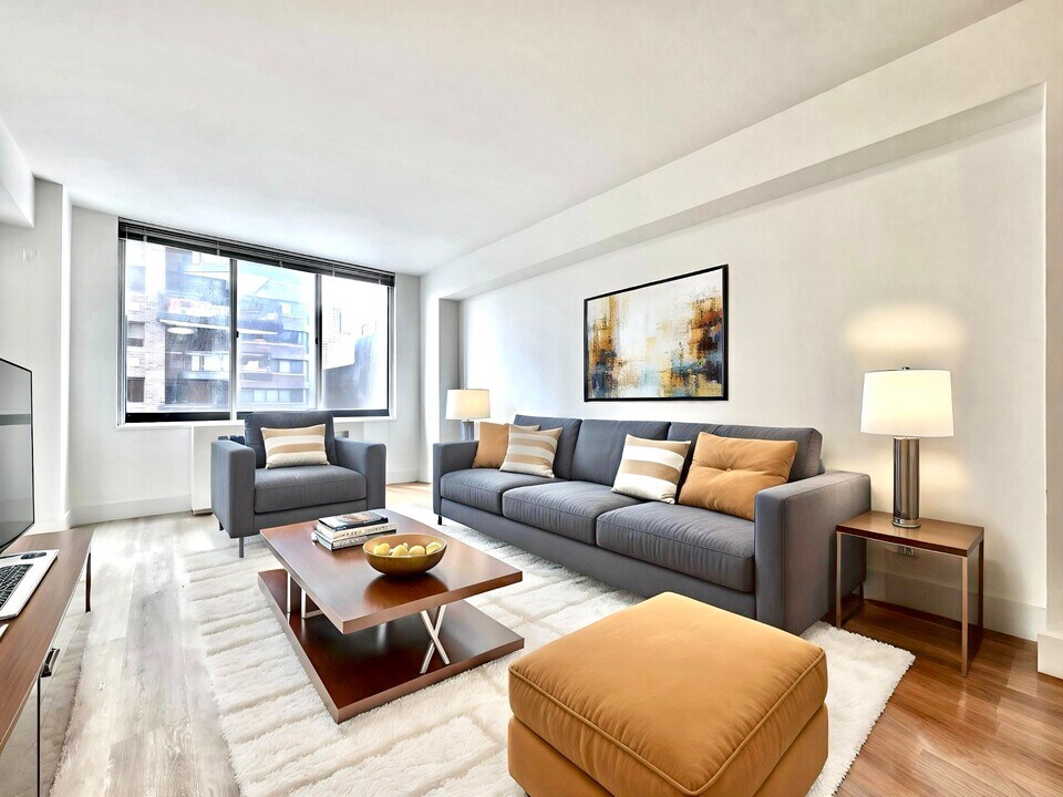 1735 York Ave in New York, NY - Building Photo