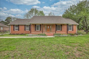 5020 Old Salem Rd in Rockvale, TN - Building Photo