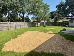 10306 Twin Hills Ct in Houston, TX - Building Photo - Building Photo