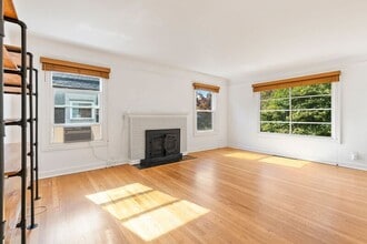 828 N Webster St in Portland, OR - Foto de edificio - Building Photo