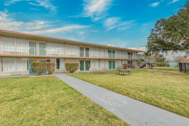 Oaks35 in San Marcos, TX - Foto de edificio - Building Photo