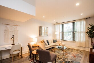 1387 Washington St in Boston, MA - Foto de edificio - Building Photo