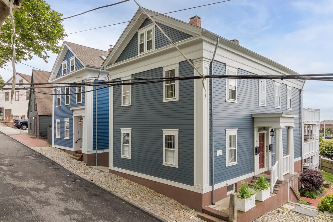43-47 Transit St in Providence, RI - Building Photo