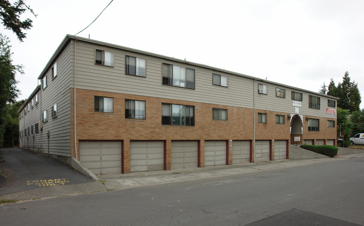 Rose City Terrace in Portland, OR - Building Photo