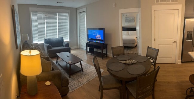 6408 Providence Farm Ln in Charlotte, NC - Foto de edificio - Building Photo