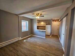 751 Adams Ave-Unit -22 in Philadelphia, PA - Foto de edificio - Building Photo