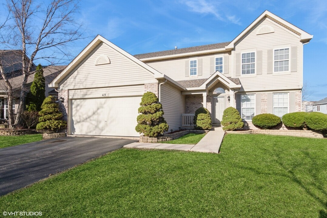 419 Melissa Cir in Romeoville, IL - Building Photo