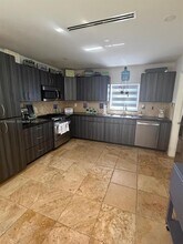 20320 Bel Aire Dr in Cutler Bay, FL - Building Photo - Building Photo