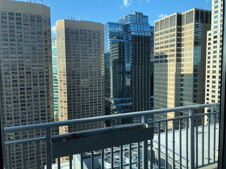 125 S Jefferson St-Unit -3204 in Chicago, IL - Building Photo