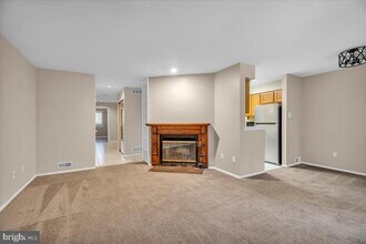 604B Cypress Point Cir in Mount Laurel, NJ - Building Photo - Building Photo