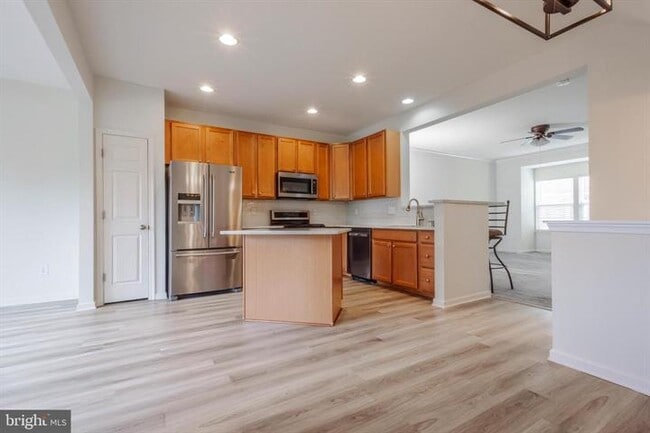 520 Boxwood Ln in Woodbury, NJ - Building Photo - Building Photo