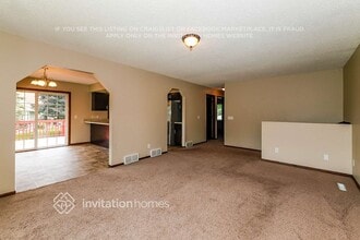 4804 W Hidden Valley Dr in Savage, MN - Building Photo - Building Photo